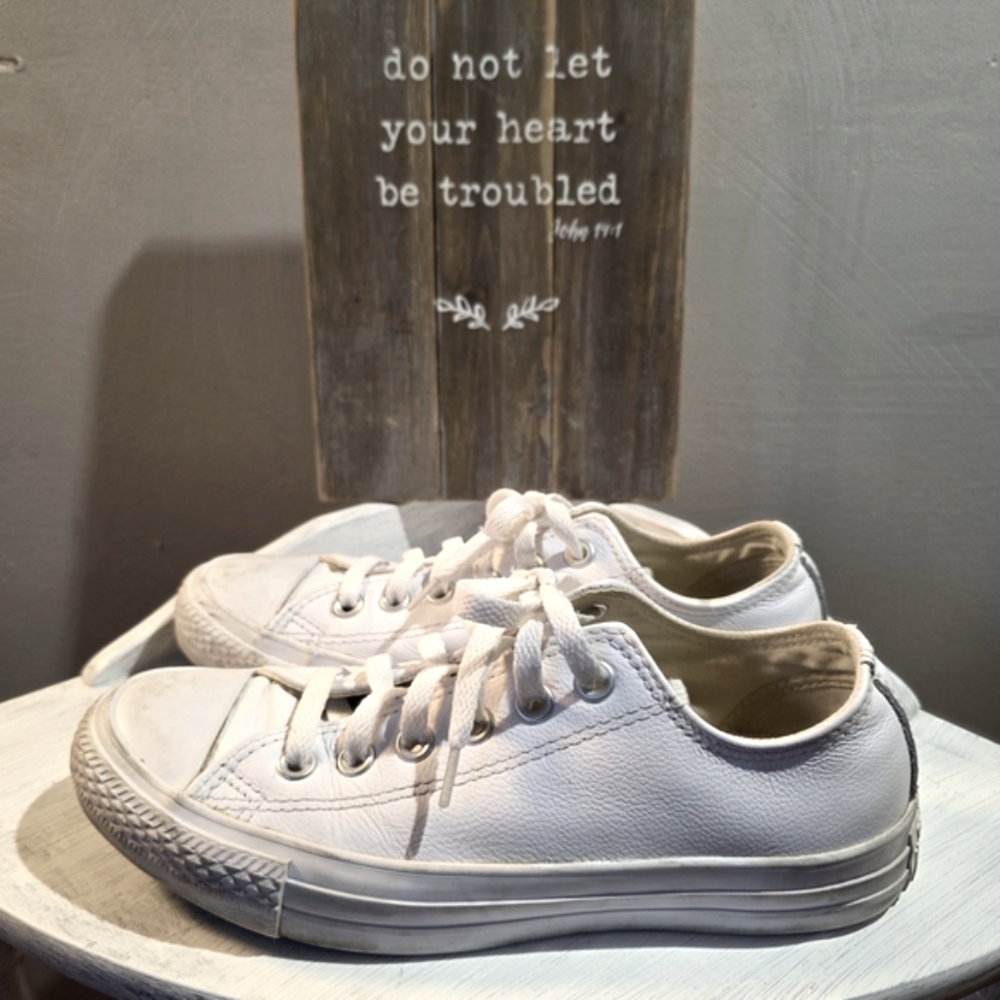 Converse Chuck Taylor All Star Mono White Leather Sneakers Women's 7 Men's 5
